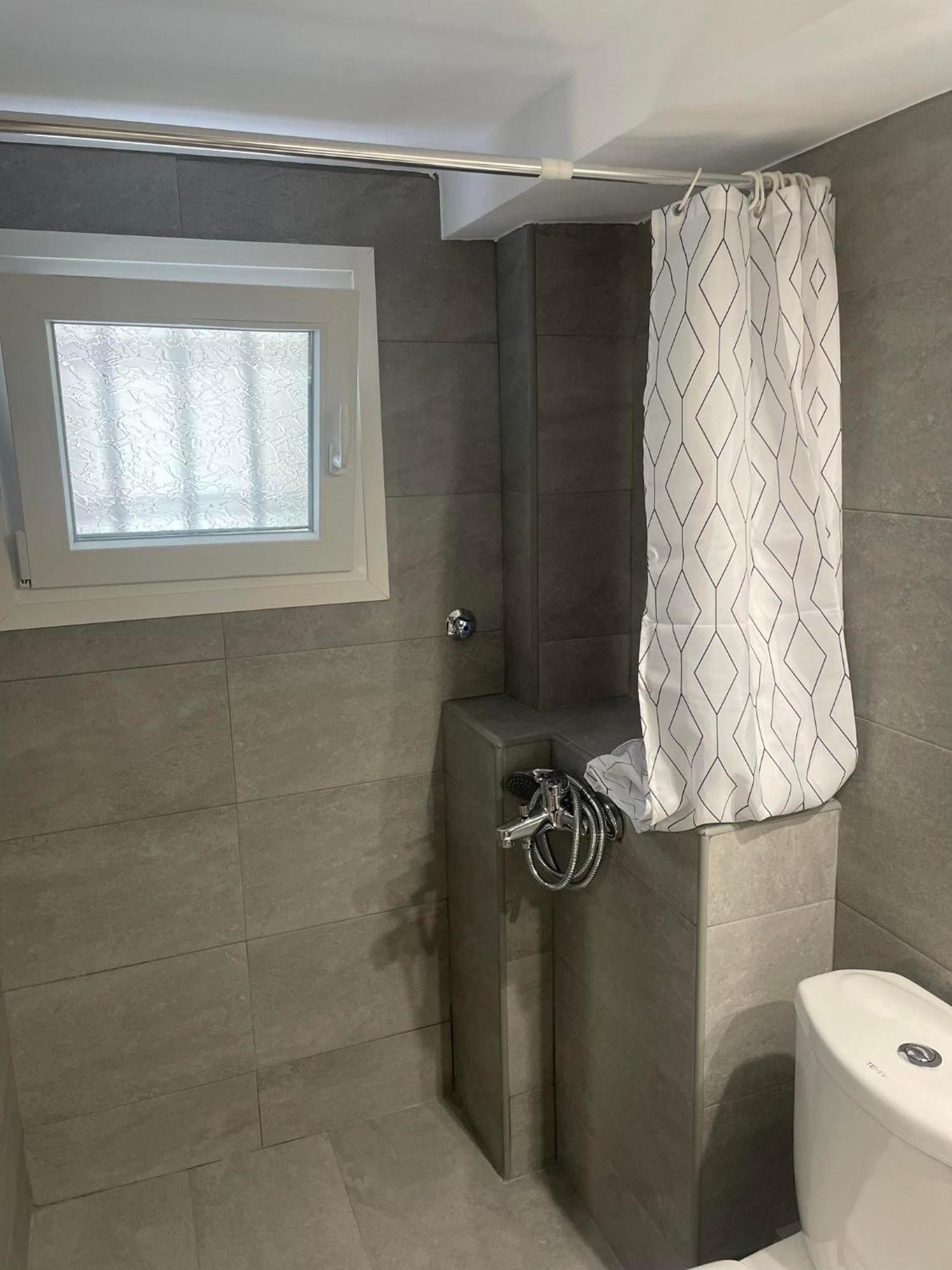 Trainstation Apartment In Tesalonika Bagian luar foto