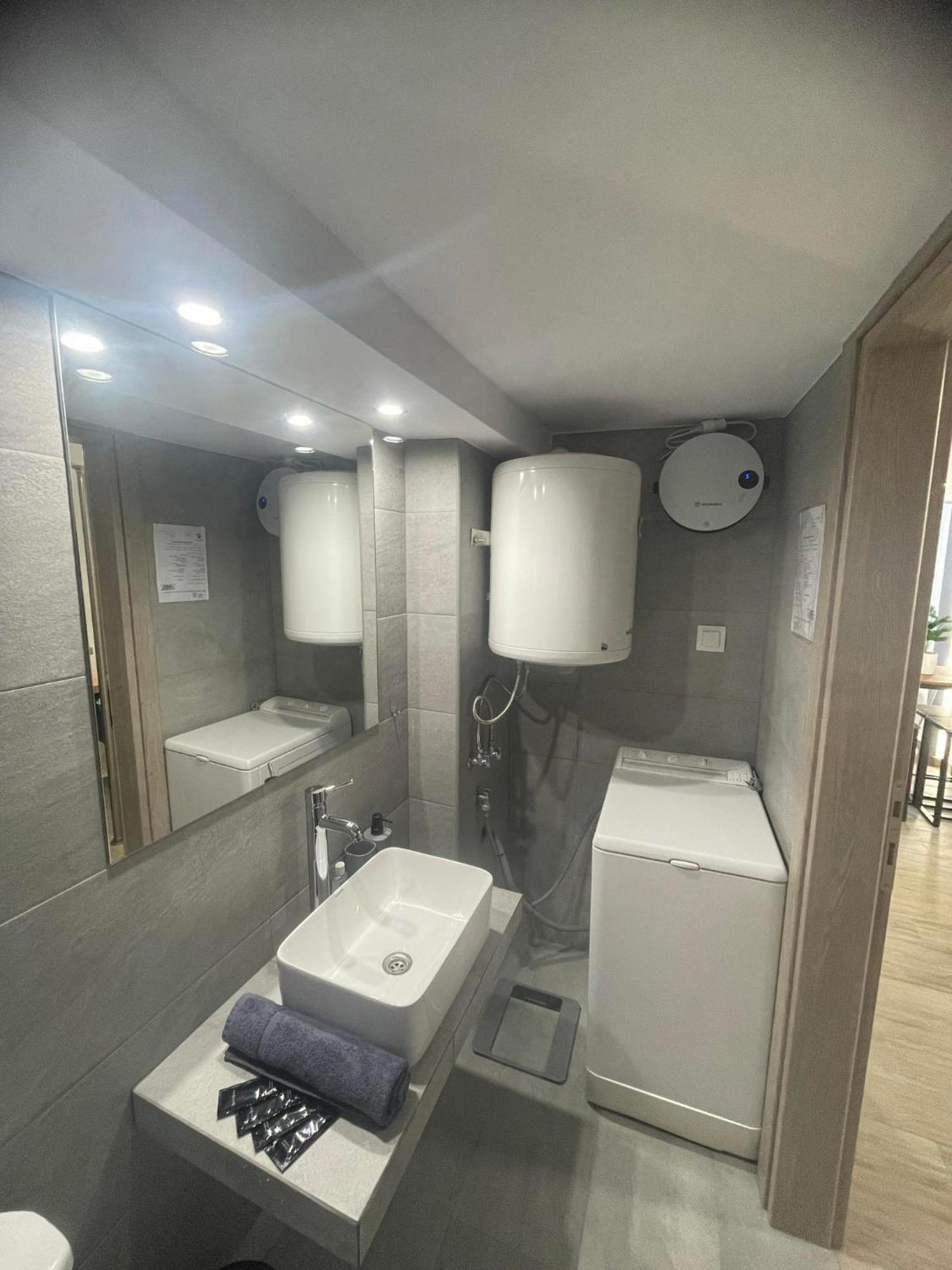 Trainstation Apartment In Tesalonika Bagian luar foto